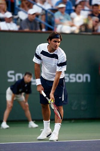 Here is some super slow motion (240fps) video of roger federer hitting his serve during a practice session at the bnp paribas open in 2013. Roger Federer Service Grip | Talk Tennis