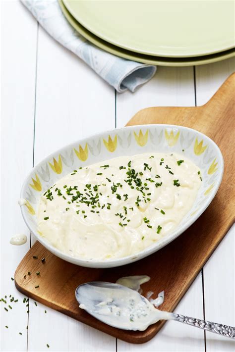 They have wonderfully crispy edges and a melty center that will have you hooked. Keto cottage cheese sauce with chives | Recipe in 2020 | Food, Food recipes, Food drink