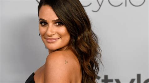 Lea Michele Engaged Glee Star Flaunts Massive Engagement Ring On