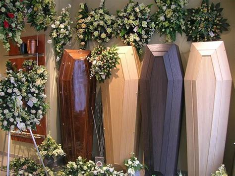 Bernie sanders brendan smialowski/afp via getty images. Rouwcentrum Mertens in Halle met openingsuren ...