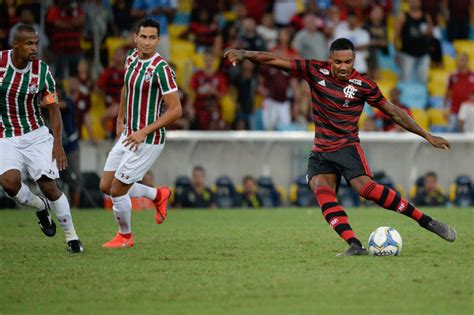 André marcou o gol da vitória do fluminense sobre o flamengo imagem: Flamengo e Fluminense: A história sobre a Rivalidade entre ...