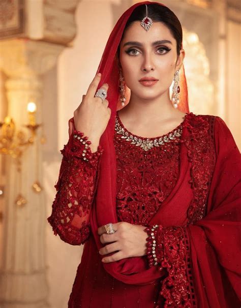 Ayeza Khan Looks Glamorous In A Vibrant Red Dress