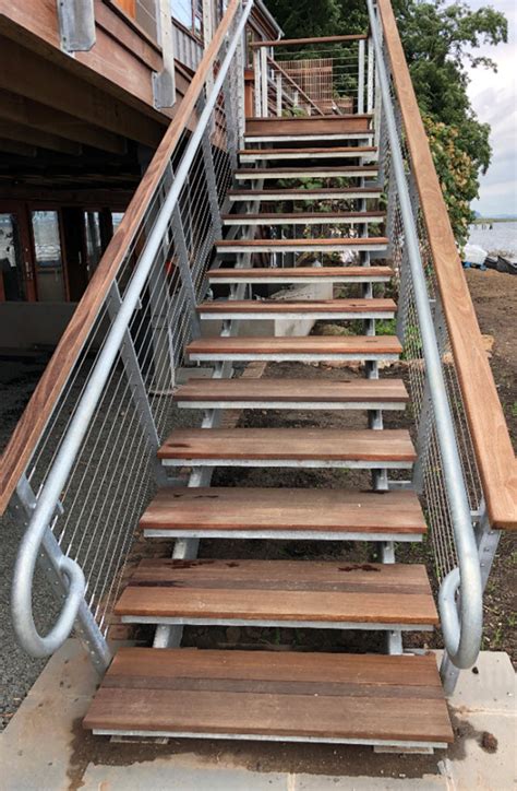 All factors considered, the stair tread is indeed very comfortable. 6 Types of Stair Treads - What to know before choosing ...