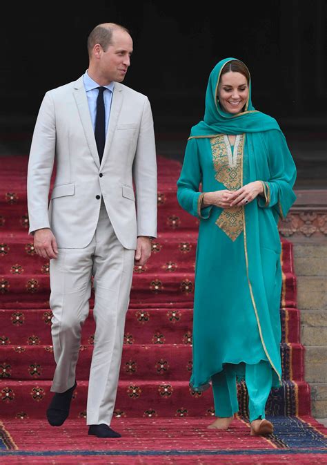 kate middleton  prince william visit  mosque princess diana    pakistan fame