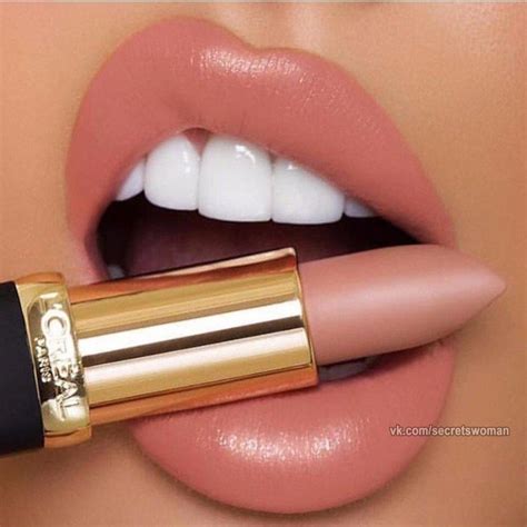 Glossy Peach Color Lipstick For Your Lips Lip Make Up Lipstick For