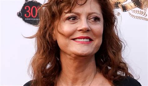 La Ganadora Del Premio Oscar A Mejor Actriz Susan Sarandon Señala