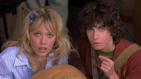 Gordo And Lizzie Are Together Again In This Lizzie Mcguire Reboot Photo