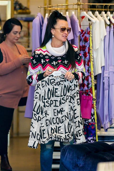 Kyle richards leaves cvs store in los angeles 01/08/2021. KYLE RICHARDS Out SHopping in Bverly Hills 02/03/2020 ...