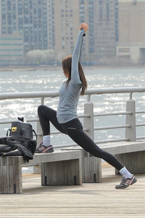 Kira Dikhtyar Doing Stretches In Leggings Gotceleb