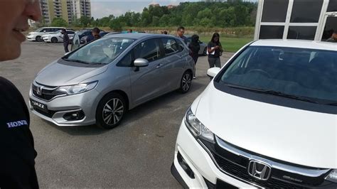 The facelifted honda jazz, which has only just been launched in japan, is already open for booking in malaysia. Evo Malaysia com | 2017 Honda Jazz & Jazz Hybrid Full In ...