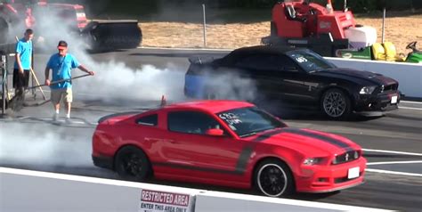Ford Mustang Shelby Gt500 Drag Races Mustang Boss 302 America Wins