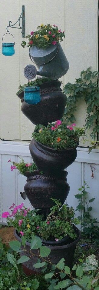 Topsy Turvy Planter Diy Garden Projects Garden Projects Garden Pots