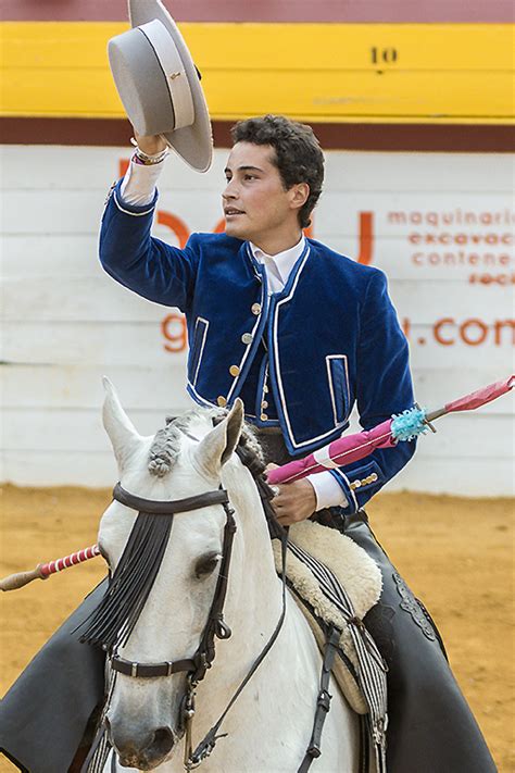 Consulta as estatísticas da carreira (partidas jogadas, golos, cartões / campeonatos, taças e selecção nacional) e o historial das transferências. Mario Pérez Langa - Web dedicada al apasionante mundo del ...