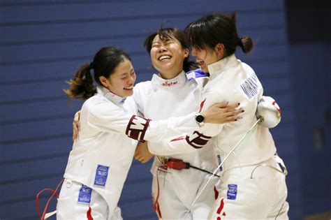 Nov 03, 2020 · 第25回jocジュニアオリンピックカップ カデ女子エペ 優勝 ④大学での目標 インカレ個人、団体で優勝すること ⑤恩師に一言 気を引き締めて4年間頑張ります。 ⑥両親に一言 大学でもフェンシングと勉強を頑張ります。 ⑦今はまっていること 【フェンシング部】フェンシング部（女子）が女子エペで優勝 ...
