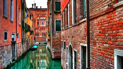 Venetian Roads Hd Wallpaper Wallpaperfx
