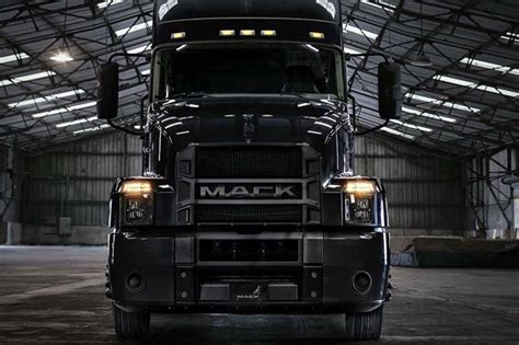 Mack Trucks Black Anthem Así Es El Nuevo Camión