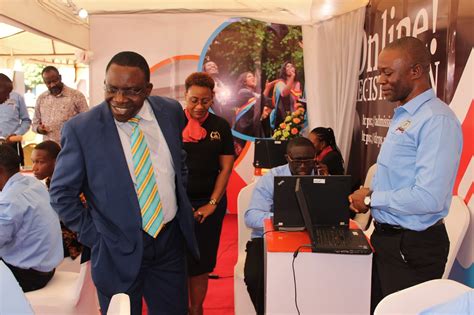 Kiuno laini mtoto wa chuo. Viuno Vya Mtoto Wa Chuo : EXTRA BONGO: USIKU WA NYAMA CHOMA ULIOFANYIKA VIWANJA VYA ...