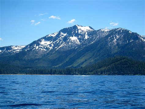 Lake tahoe has 72 miles (116 kilometers) of shoreline. File:Mt. Tallac, Lake Tahoe, California.jpg - Wikimedia ...