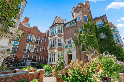 Charming vaulted duplex in Edgewater’s historic Manor House lists for