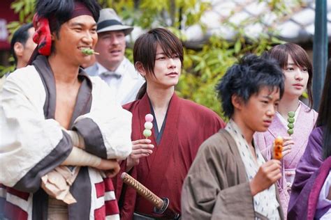The beginning』（るろうにけんしん さいしゅうしょう ザ・ビギニング）注 1がそれぞれ7月3日、8月7日より 剣心はついに京都へたどり着き、料亭「葵屋」にて翁と出会う。 剣心の素性を知った翁は、自分や操らは旧幕府の隠密御庭番「京都探索方」の一党であることを明か. 映画『るろうに剣心』最終章の見どころは？ココに期待 ...