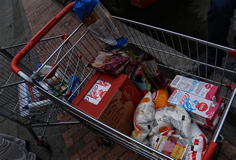Proponer gravar con iva los alimentos, la venta de casa usadas, etc nos debe unir 0 personas han firmado. Reforma tributaría sí impactará en aumento de precios de ...