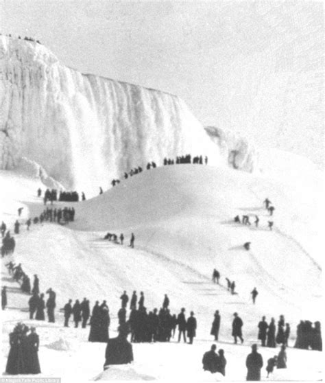 Spectacular Photographs Show The Moment Niagara Falls Froze In Polar Vortex