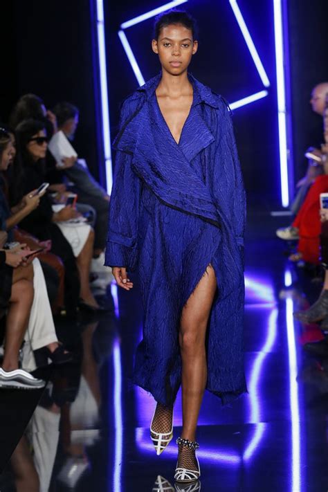 Emanuel Ungaro Spring 2018 Ready To Wear Fashion Show Collection