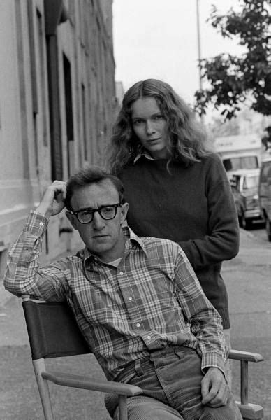 Woody Allen And Mia Farrow Mia Farrow Couples Célèbres Cinéma