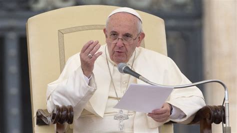 Pope Francis Makes Marriage Annulments Easier