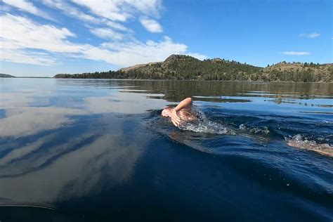 Swimmer Just Completed 9 Mile Swim Across Wyomings Deepest Lake