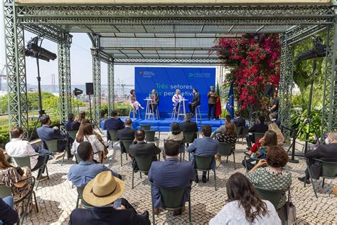 Os contribuintes que tenham aderido ao programa ivaucher podem já consultar nas suas aplicações ou no . Governo lança programa "IVAucher: o IVA que vai e volta ...