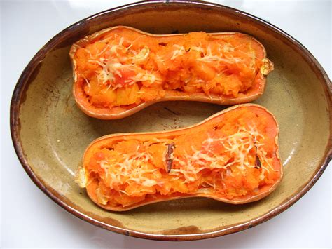 Ils sont protégés par les lois relatives aux droits d'auteurs et à la propriété intellectuelle. Butternut farcie | Bien dans ma cuisine