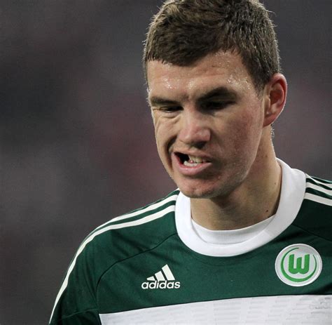 They can shove it up there ass. VfL Wolfsburg: Dzeko entschuldigt sich beim Trainer und ...