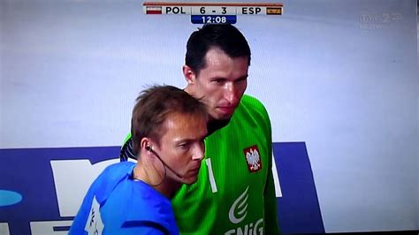 Reprezentacja polski wciąż czeka na sukcesy w międzynarodowych rozgrywkach. Polska - Hiszpania 29:28 Fantastyczna obrona Sławomira ...