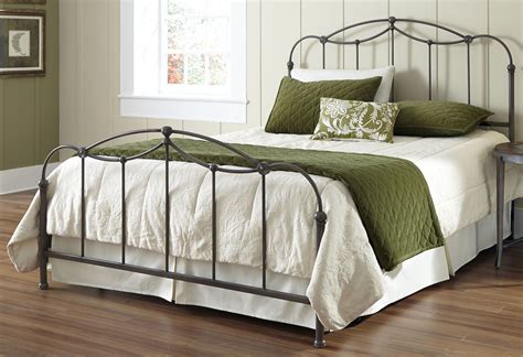 Iron bed frames are also more versatile when it comes into colors as you can use whatever hues and finishes you want to add aesthetic value to your bedroom. Wrought Iron Bed Frames Queen Size | Bed Frames Ideas