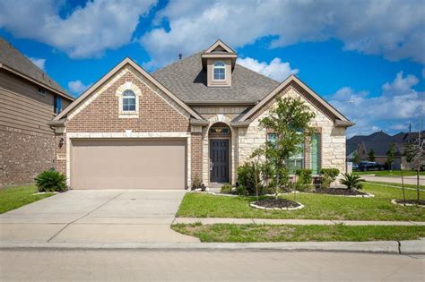 Browse photos, watch virtual tours and create a favorites account to save, organize and share your favorite properties. Houses in Cypress Oaks Cypress TX | Luxury Homes & Real Estate