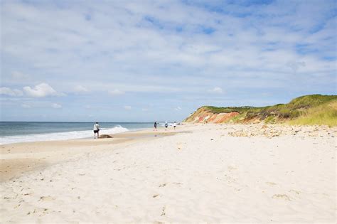 10 Best Beaches on Martha's Vineyard - Discover the Top Beach Areas on