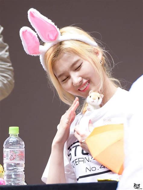 Twice Sana Transforms Into An Adorable Bunny Daily K Pop News