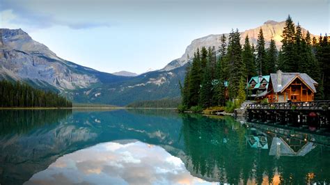 Emerald Lake With Lodge Yoho National Park British Columbia Canada