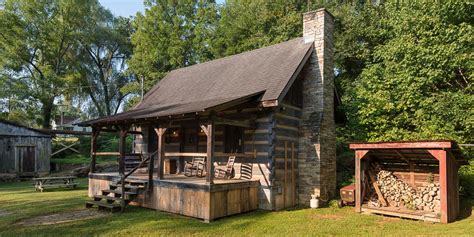 The old hickory lodge is perfect for a large gathering in tennessee | courtesy of old hickory lodge / expedia. This Tennessee Log Cabin Has the Most Delightful Surprise ...