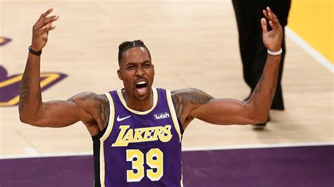 Dwight Howard Thriving For Lakers In Smallest Role Of His Nba Career