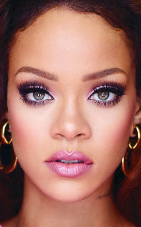 Rihanna Make Up Maquillaje De Rihanna Caras Guapas Rihanna