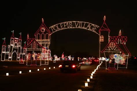 5 Gorgeous Drive Through Holiday Light Displays In Illinois Aceable
