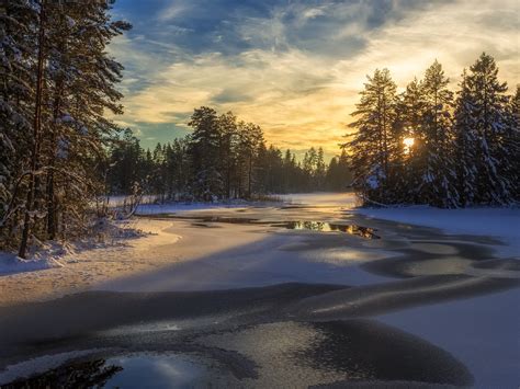 壁纸 瑞典，雪，树，河，冬天，日落 3840x2160 Uhd 4k 高清壁纸 图片 照片