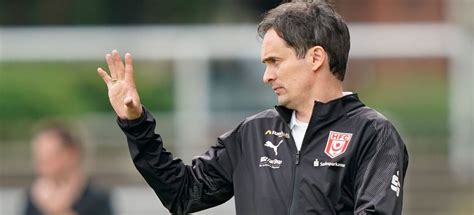 Florian Schnorrenberg bleibt Trainer beim HFC - Hallescher ...