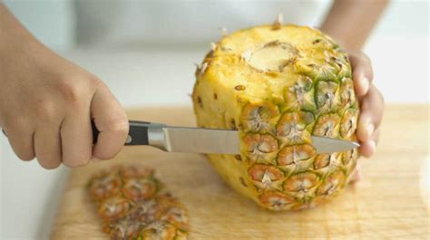 6 Easy Ways To Cut A Pineapple