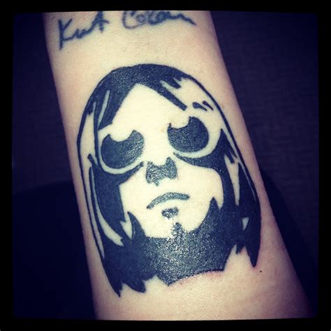 I like the background is it really good and fits kurt nicely. Kurt Cobain Tattoo :) | identify | Pinterest | Kurt cobain, Kurt cobain tattoo and Tattoos and ...