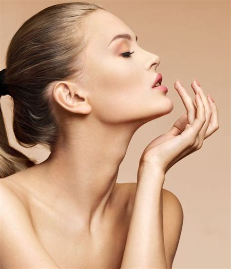 I came to vinci hair clinic looking for a way to camouflage the balding areas and have a more even look. Aesthetics - Vinci Hair Clinic