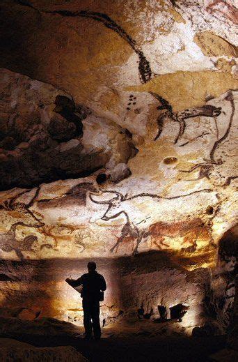 Hall Of The Bulls Lascaux Caves France The Five Metre Long Bulls The