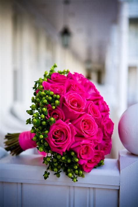 There's something very beautiful about the elegant simplicity. DIY Weddings - Do it yourself: Flower Arrangements, Bridal ...